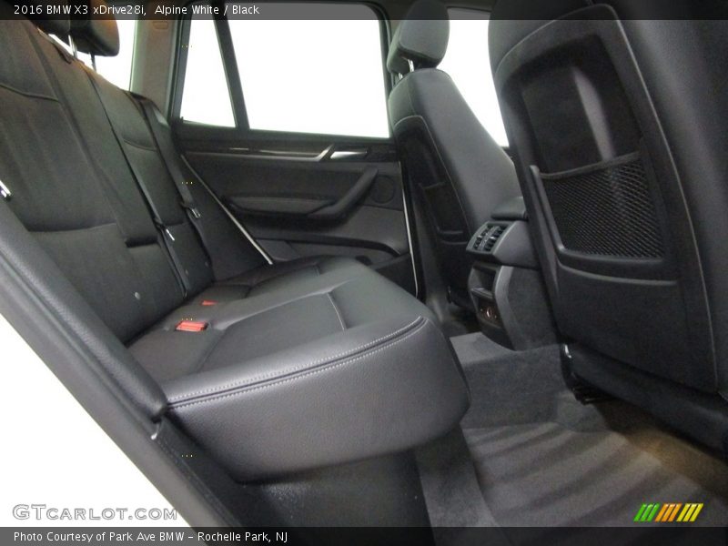 Alpine White / Black 2016 BMW X3 xDrive28i