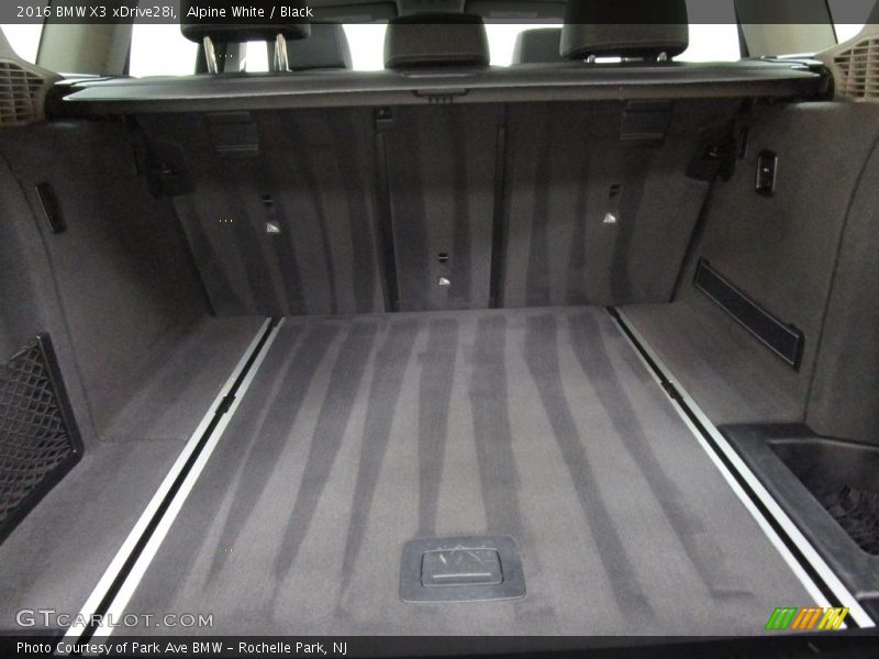 Alpine White / Black 2016 BMW X3 xDrive28i