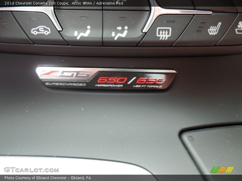 Arctic White / Adrenaline Red 2019 Chevrolet Corvette Z06 Coupe
