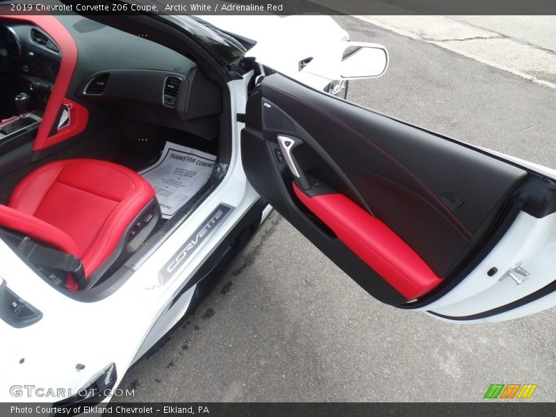 Arctic White / Adrenaline Red 2019 Chevrolet Corvette Z06 Coupe