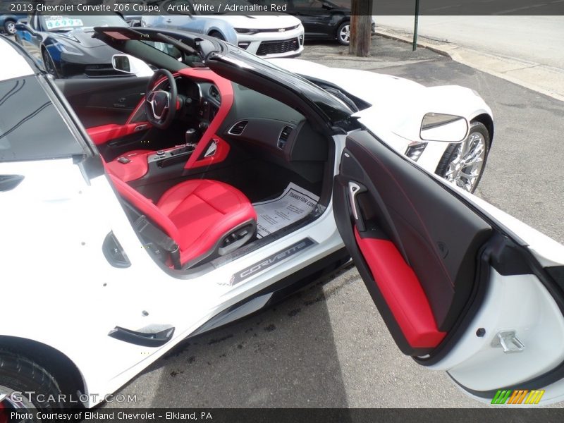 Arctic White / Adrenaline Red 2019 Chevrolet Corvette Z06 Coupe