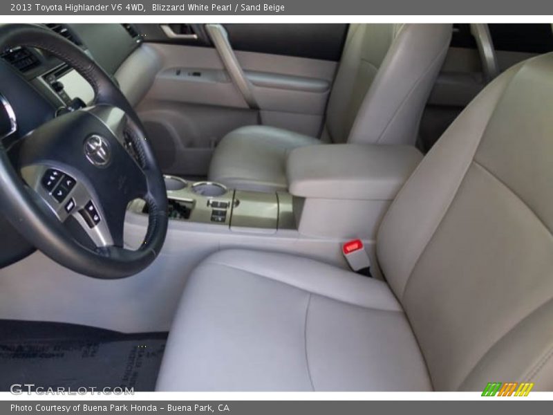Blizzard White Pearl / Sand Beige 2013 Toyota Highlander V6 4WD