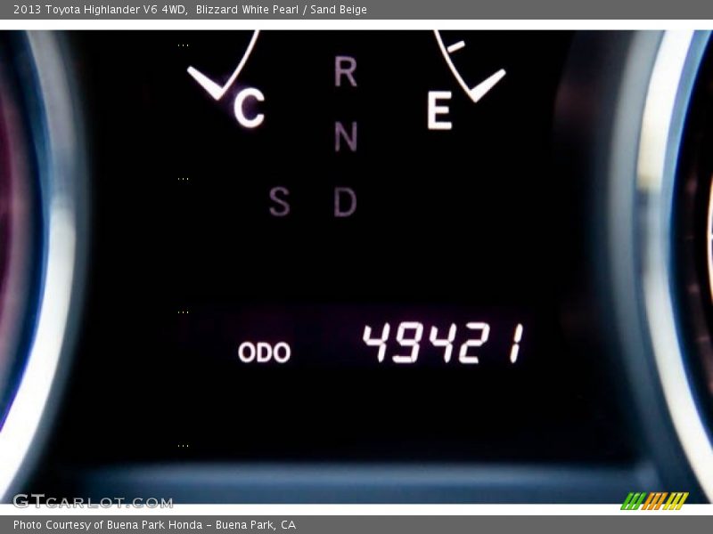 Blizzard White Pearl / Sand Beige 2013 Toyota Highlander V6 4WD
