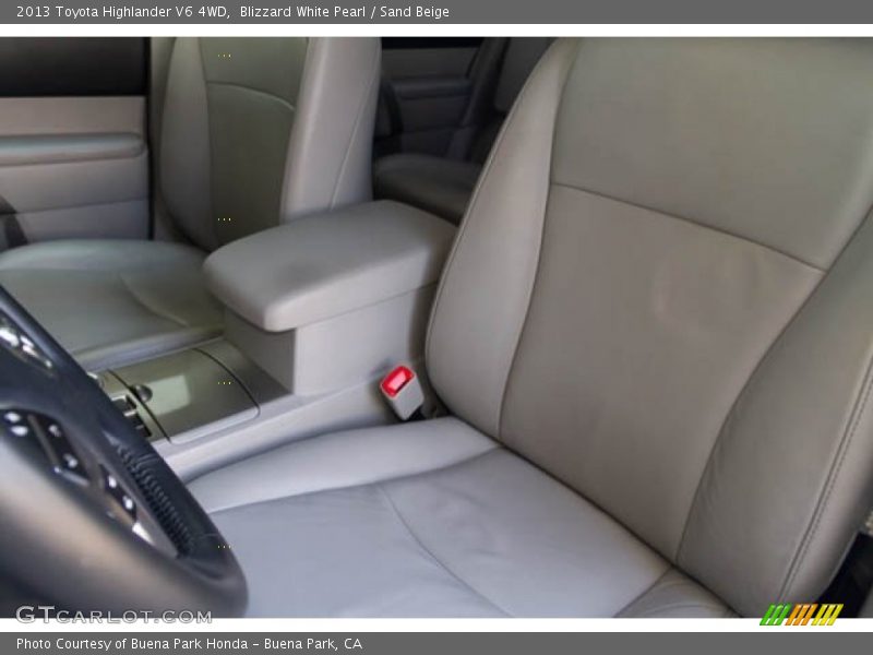 Blizzard White Pearl / Sand Beige 2013 Toyota Highlander V6 4WD