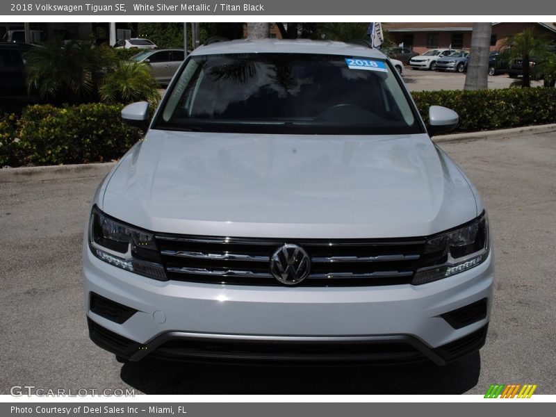 White Silver Metallic / Titan Black 2018 Volkswagen Tiguan SE