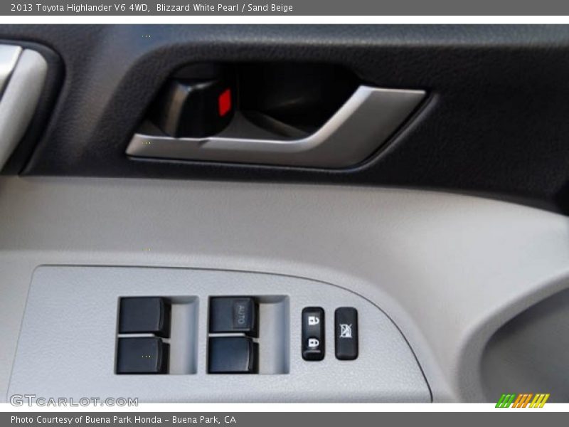 Blizzard White Pearl / Sand Beige 2013 Toyota Highlander V6 4WD
