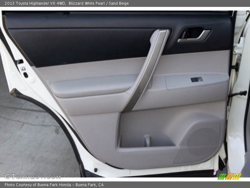 Blizzard White Pearl / Sand Beige 2013 Toyota Highlander V6 4WD