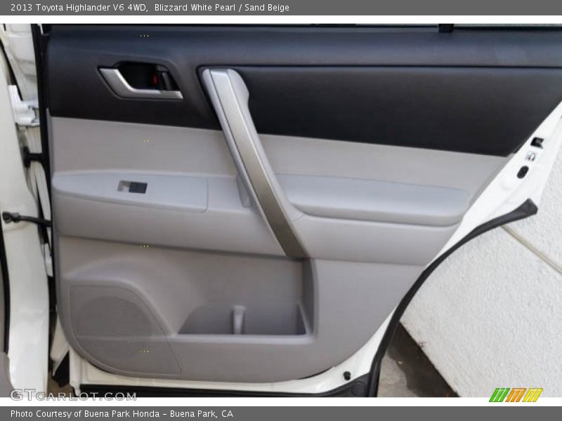 Blizzard White Pearl / Sand Beige 2013 Toyota Highlander V6 4WD