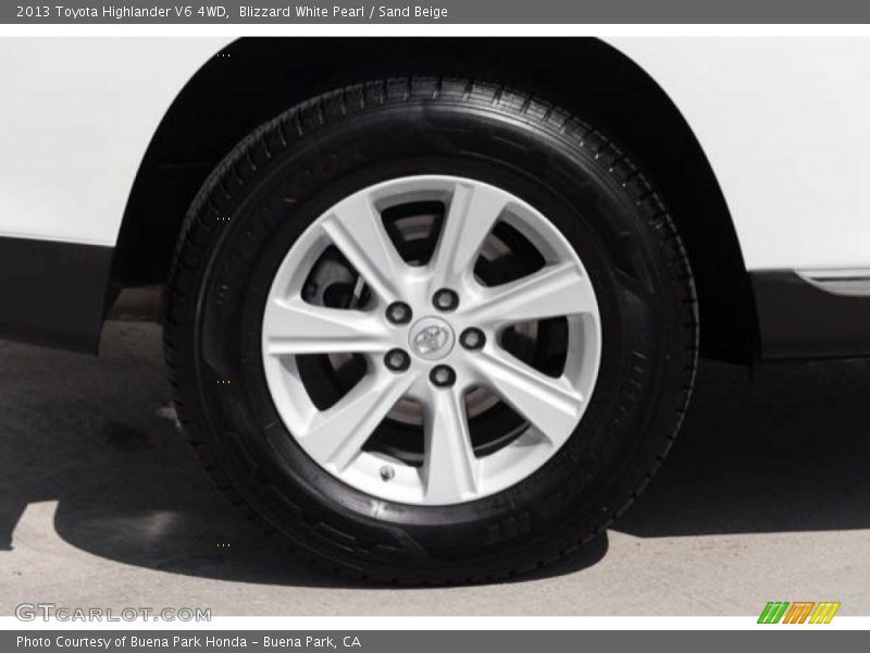 Blizzard White Pearl / Sand Beige 2013 Toyota Highlander V6 4WD