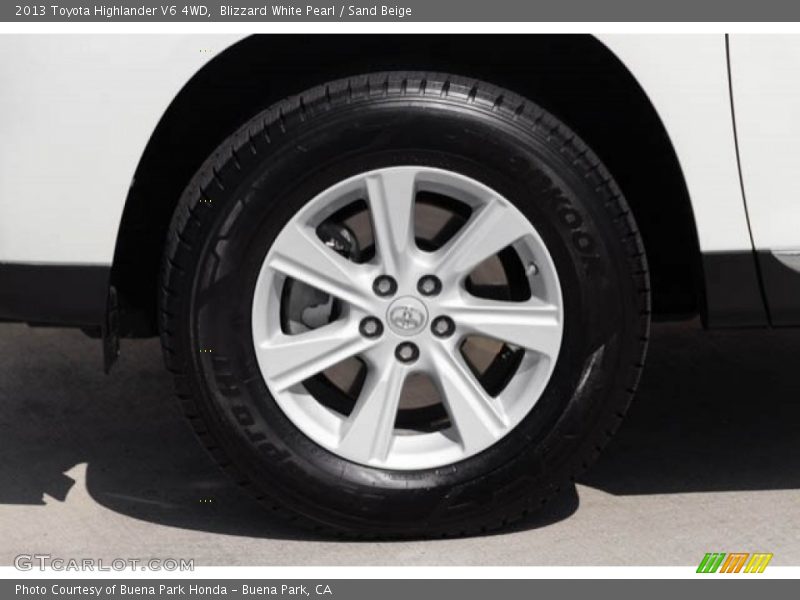 Blizzard White Pearl / Sand Beige 2013 Toyota Highlander V6 4WD