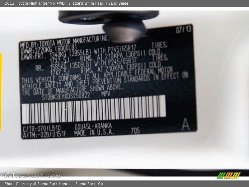 Blizzard White Pearl / Sand Beige 2013 Toyota Highlander V6 4WD