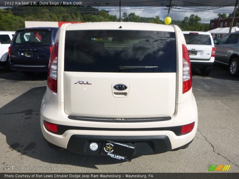 Dune Beige / Black Cloth 2012 Kia Soul 1.6