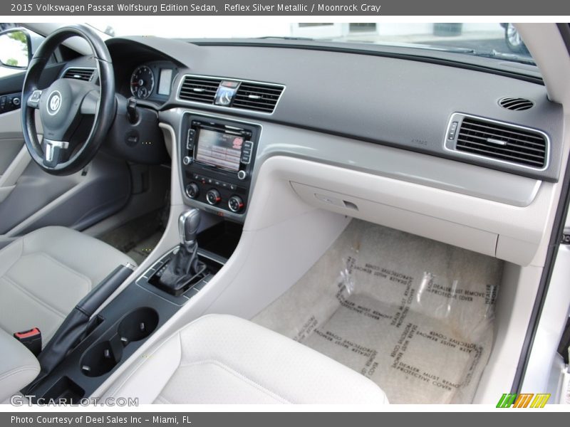 Reflex Silver Metallic / Moonrock Gray 2015 Volkswagen Passat Wolfsburg Edition Sedan