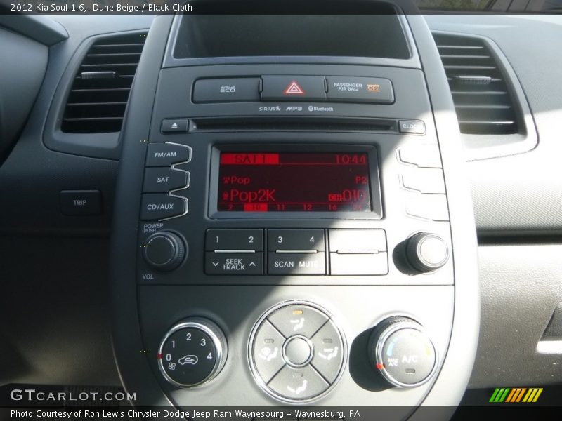 Dune Beige / Black Cloth 2012 Kia Soul 1.6