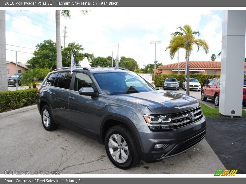 Platinum Gray Metallic / Titan Black 2018 Volkswagen Atlas SE