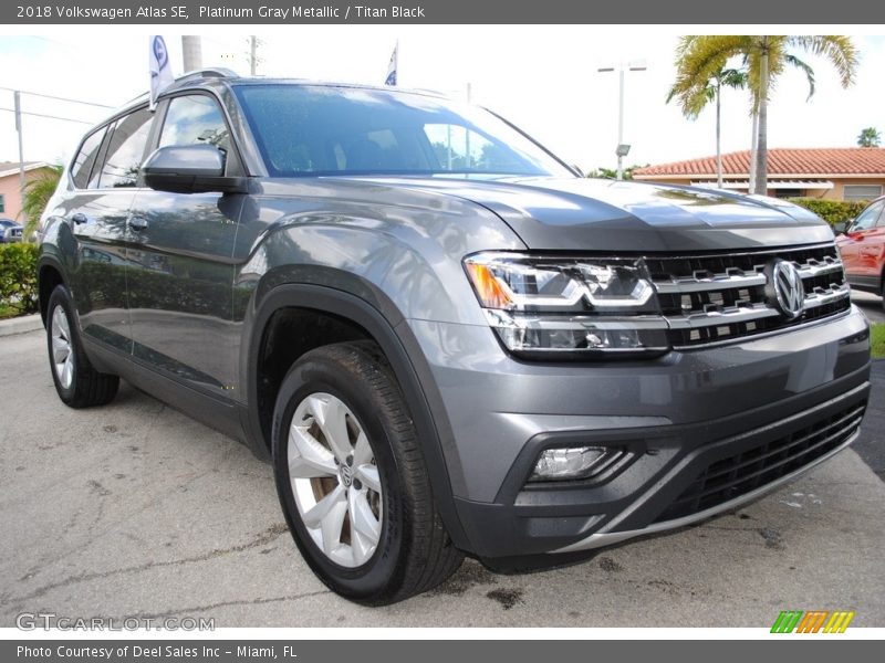 Platinum Gray Metallic / Titan Black 2018 Volkswagen Atlas SE