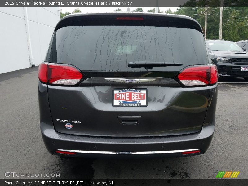 Granite Crystal Metallic / Black/Alloy 2019 Chrysler Pacifica Touring L