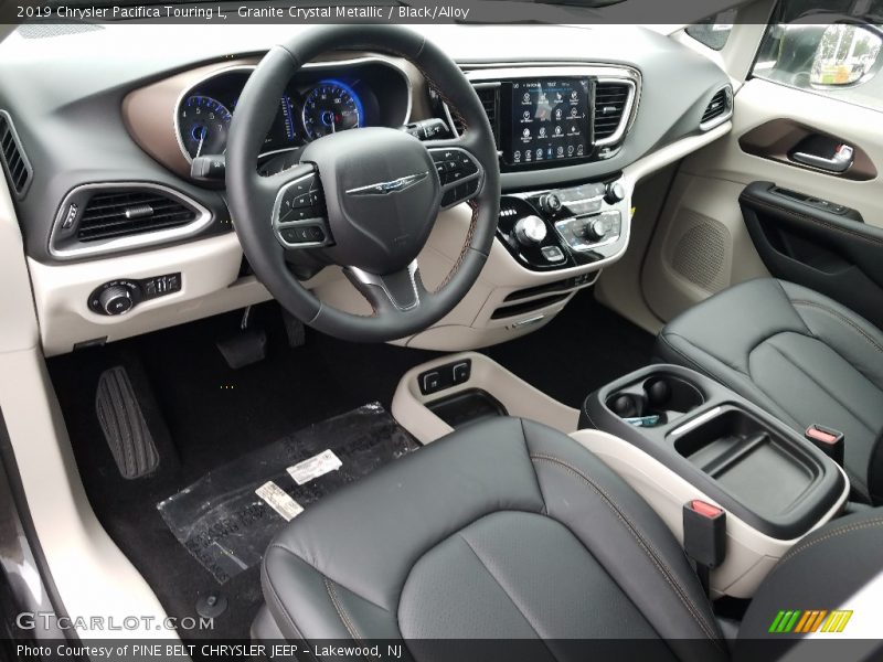 Granite Crystal Metallic / Black/Alloy 2019 Chrysler Pacifica Touring L