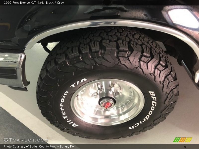 Black / Grey 1992 Ford Bronco XLT 4x4