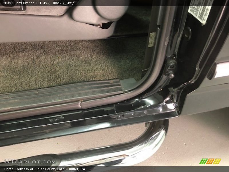 Black / Grey 1992 Ford Bronco XLT 4x4