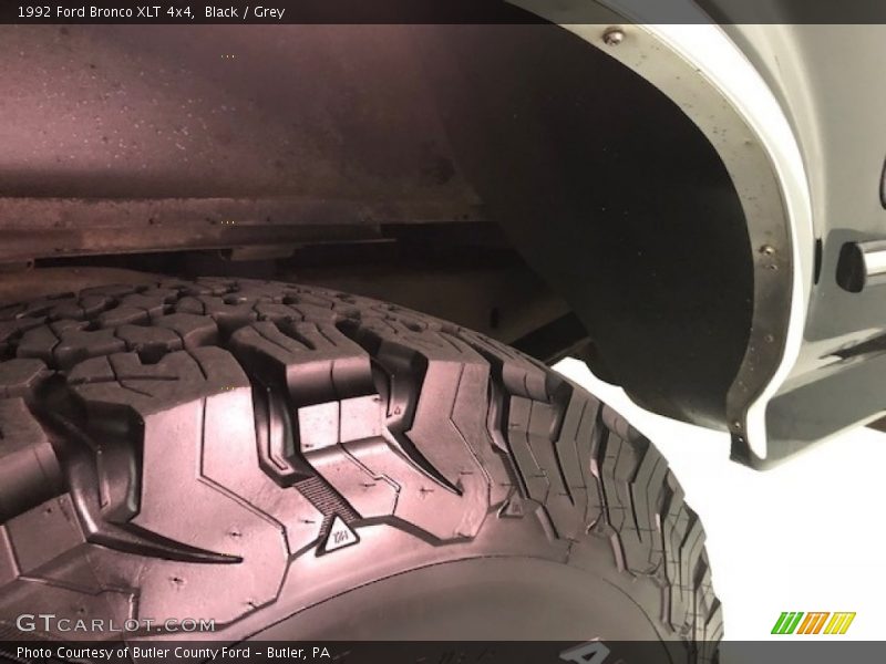 Black / Grey 1992 Ford Bronco XLT 4x4