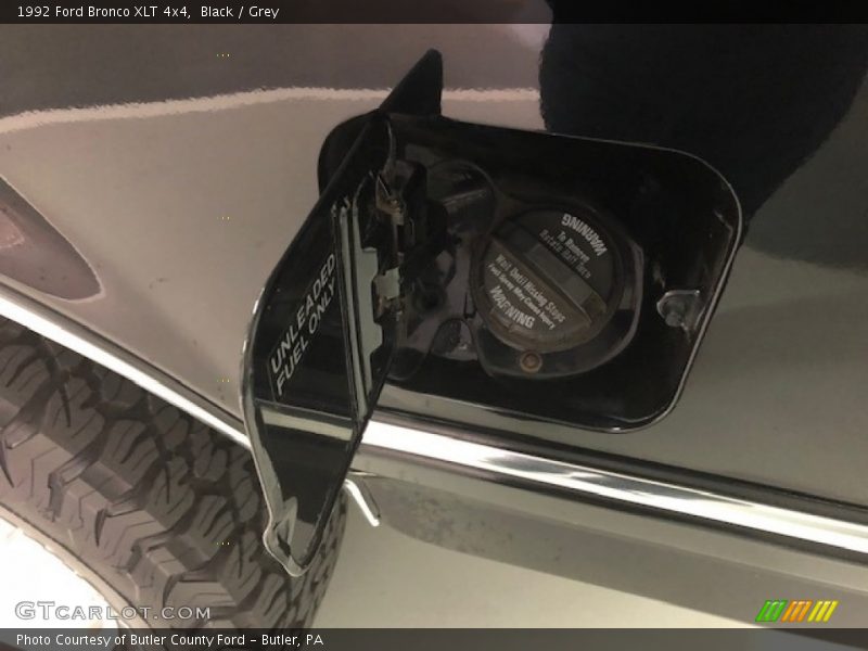 Black / Grey 1992 Ford Bronco XLT 4x4