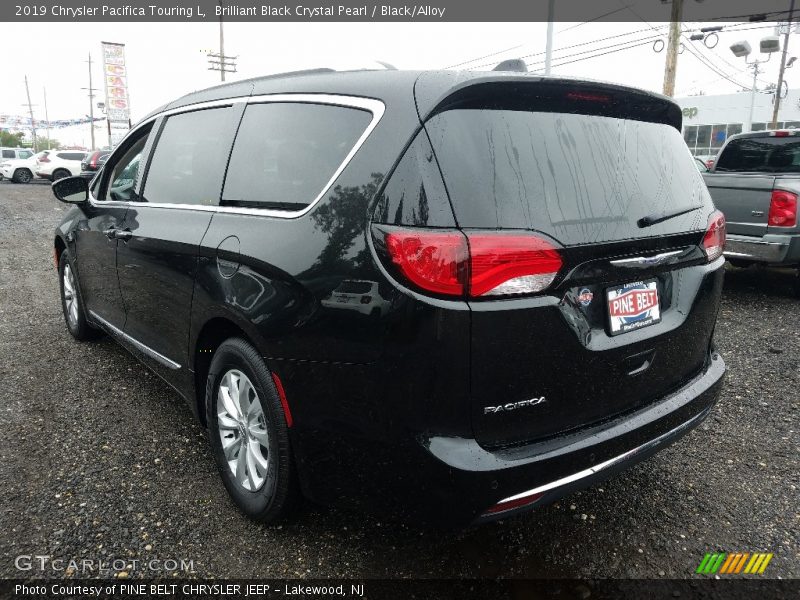 Brilliant Black Crystal Pearl / Black/Alloy 2019 Chrysler Pacifica Touring L
