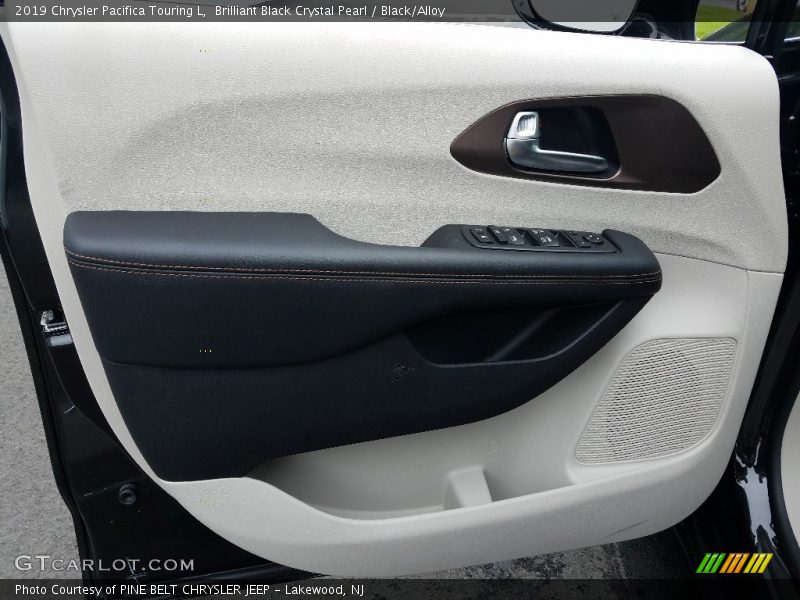 Door Panel of 2019 Pacifica Touring L