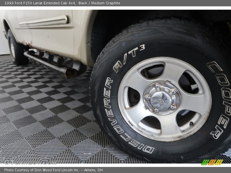 Black / Medium Graphite 1999 Ford F150 Lariat Extended Cab 4x4
