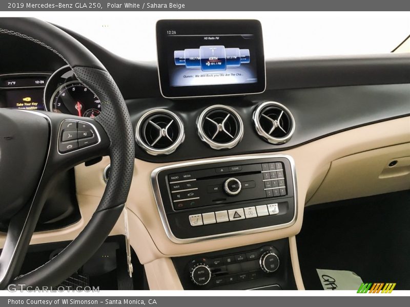 Polar White / Sahara Beige 2019 Mercedes-Benz GLA 250