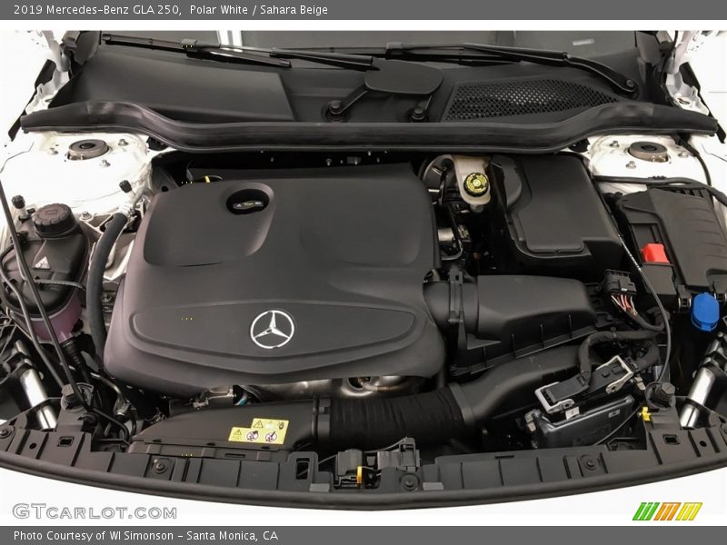 Polar White / Sahara Beige 2019 Mercedes-Benz GLA 250