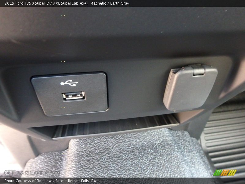 Magnetic / Earth Gray 2019 Ford F350 Super Duty XL SuperCab 4x4
