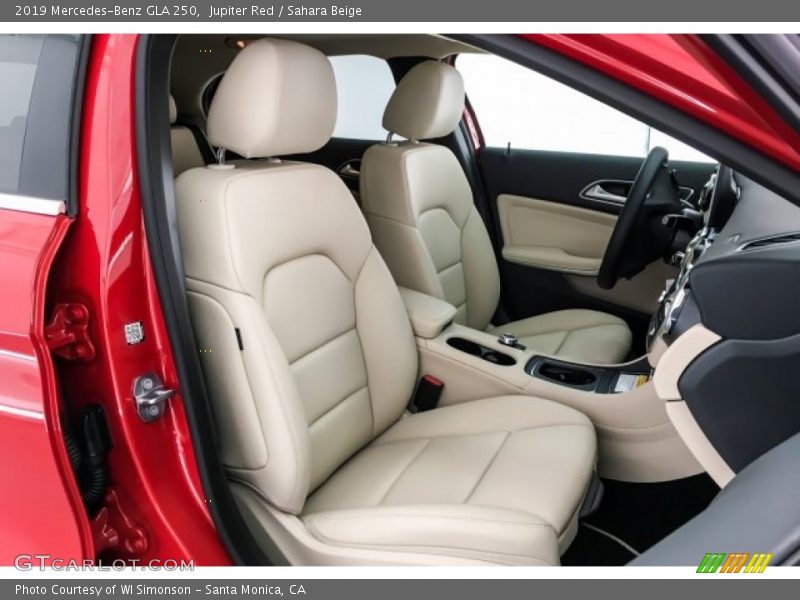 Jupiter Red / Sahara Beige 2019 Mercedes-Benz GLA 250