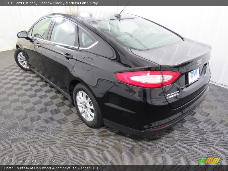 Shadow Black / Medium Earth Gray 2016 Ford Fusion S