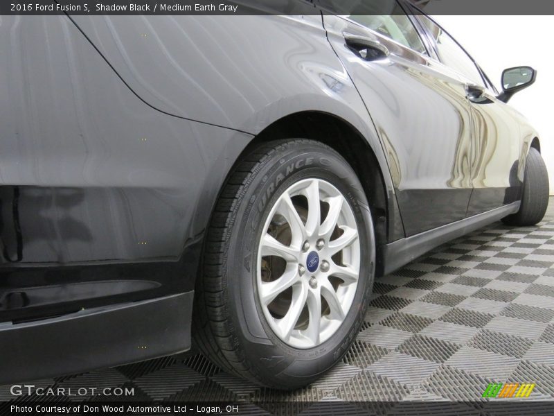 Shadow Black / Medium Earth Gray 2016 Ford Fusion S