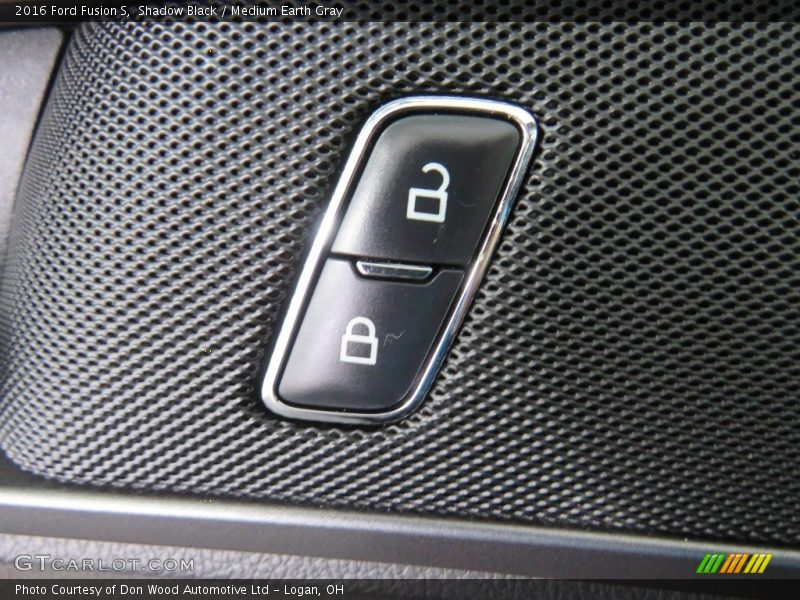 Shadow Black / Medium Earth Gray 2016 Ford Fusion S
