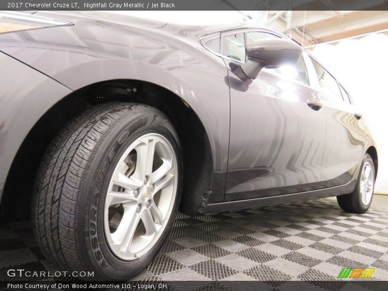 Nightfall Gray Metallic / Jet Black 2017 Chevrolet Cruze LT