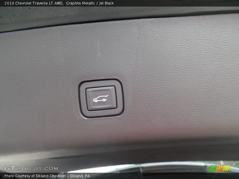 Graphite Metallic / Jet Black 2019 Chevrolet Traverse LT AWD
