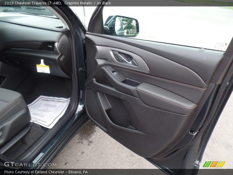 Graphite Metallic / Jet Black 2019 Chevrolet Traverse LT AWD