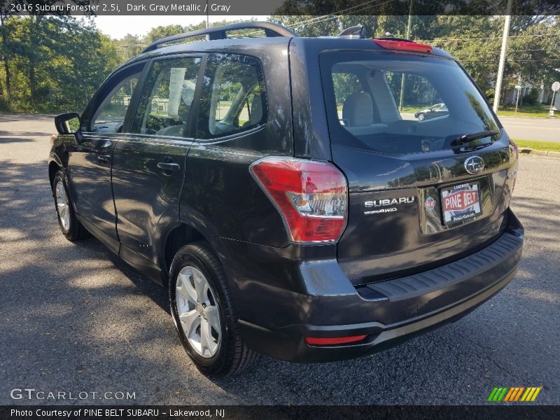 Dark Gray Metallic / Gray 2016 Subaru Forester 2.5i