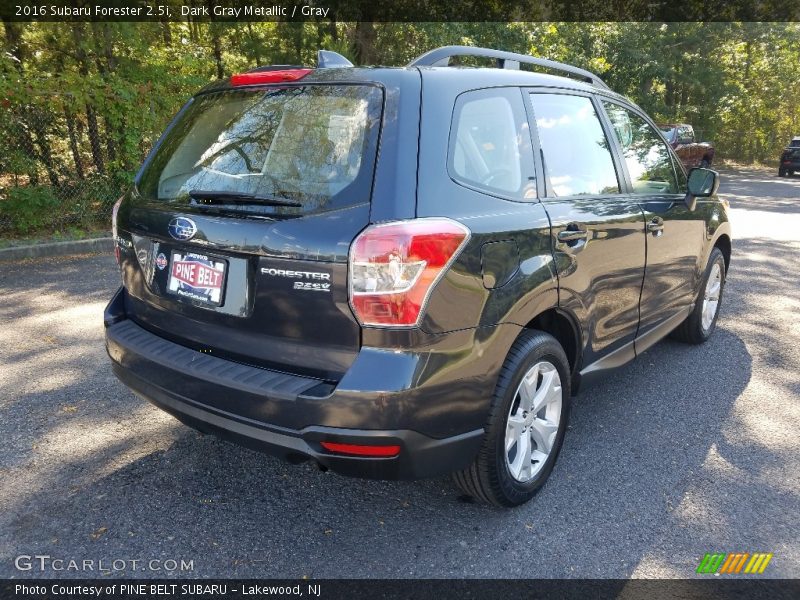 Dark Gray Metallic / Gray 2016 Subaru Forester 2.5i