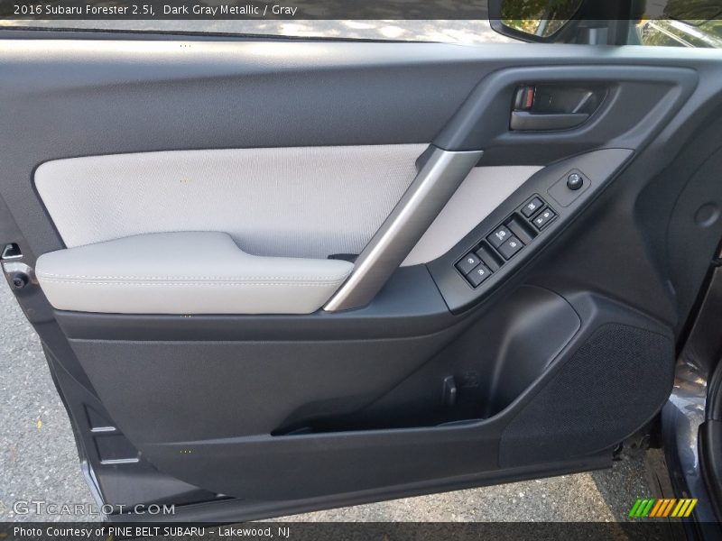 Dark Gray Metallic / Gray 2016 Subaru Forester 2.5i