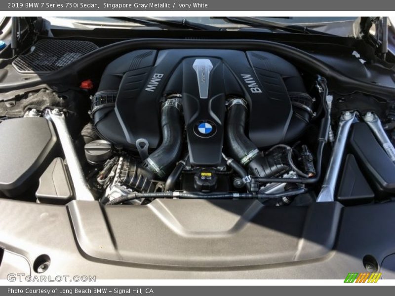Singapore Gray Metallic / Ivory White 2019 BMW 7 Series 750i Sedan