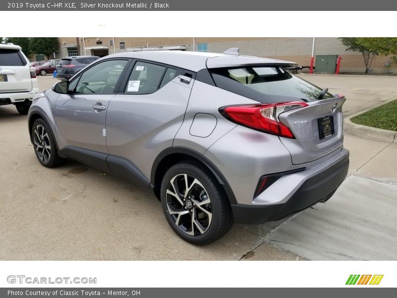 Silver Knockout Metallic / Black 2019 Toyota C-HR XLE