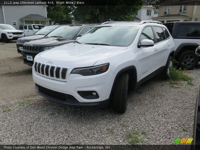 Bright White / Black 2019 Jeep Cherokee Latitude 4x4