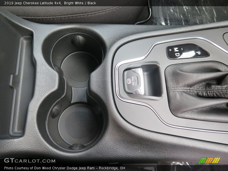 Bright White / Black 2019 Jeep Cherokee Latitude 4x4