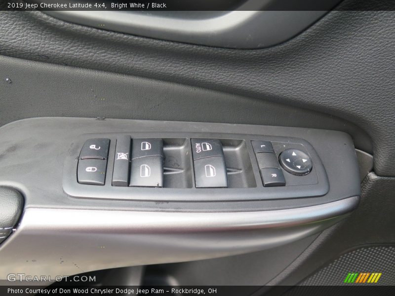 Bright White / Black 2019 Jeep Cherokee Latitude 4x4