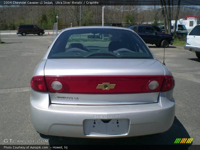 Ultra Silver Metallic / Graphite 2004 Chevrolet Cavalier LS Sedan