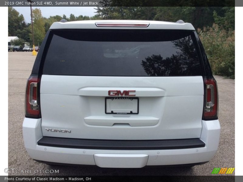 Summit White / Jet Black 2019 GMC Yukon SLE 4WD