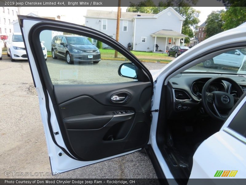 Bright White / Black 2019 Jeep Cherokee Limited 4x4